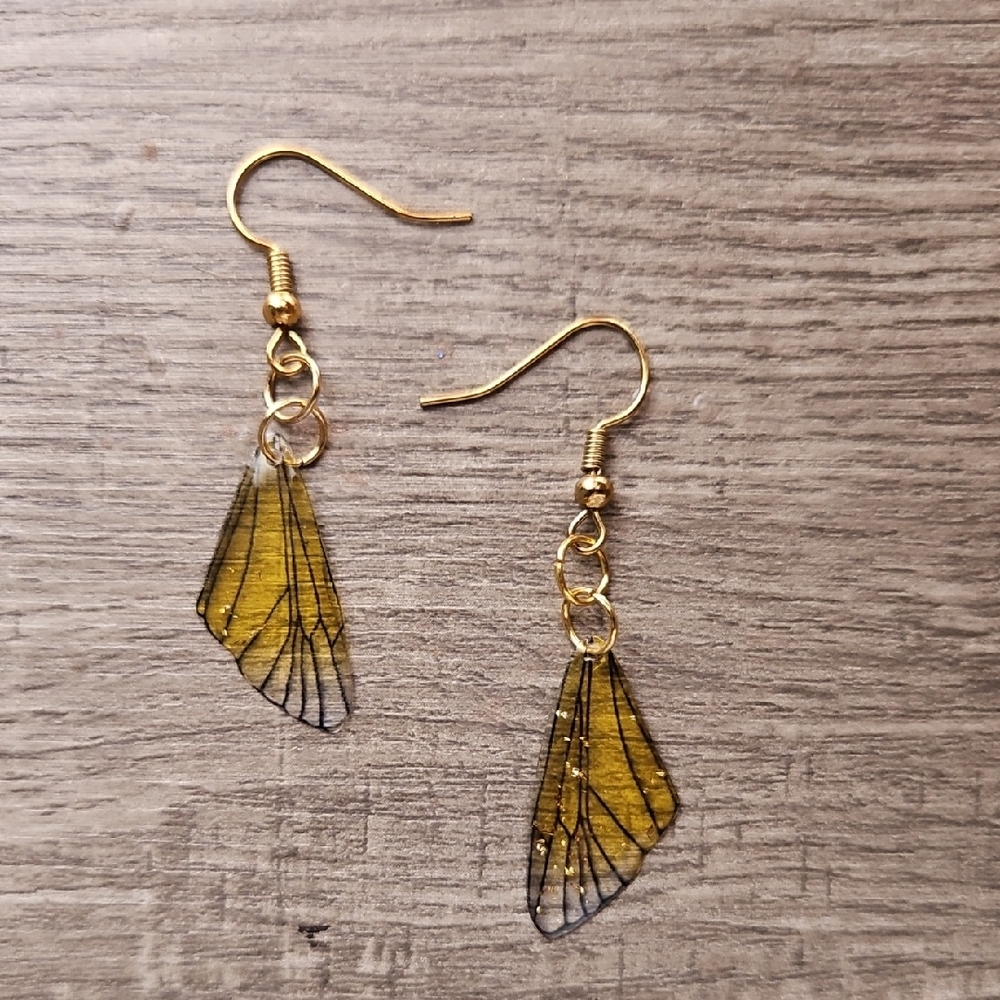 Pigness & Company Gold Wing-Inspired Drop Earrings